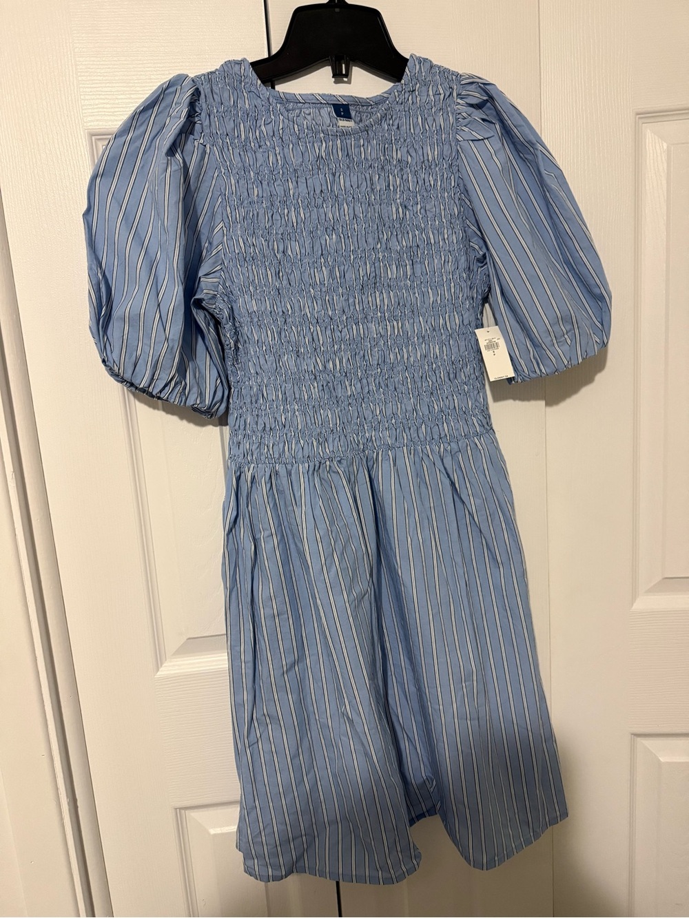 Old Navy Puff Sleeve dress